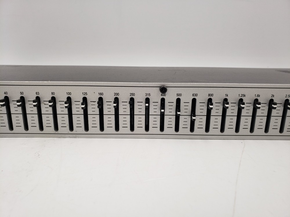 (90372-2) DBX DBX131SV Graphic Equalizer