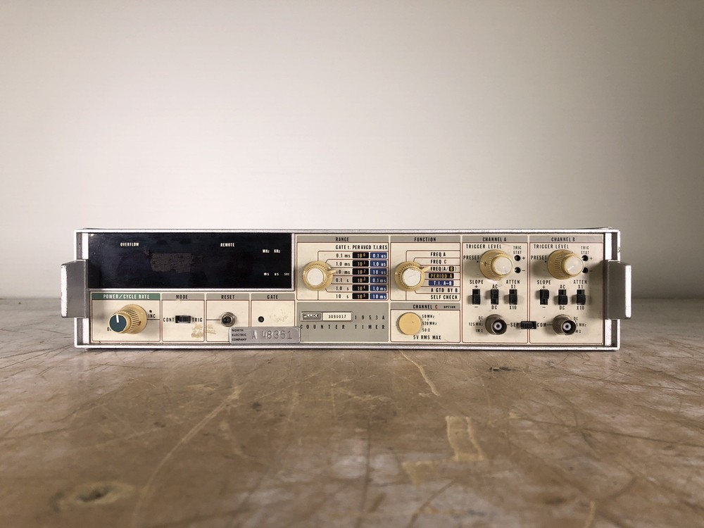 FLUKE 1953A COUNTER TIMER - (POWER TESTED ONLY)