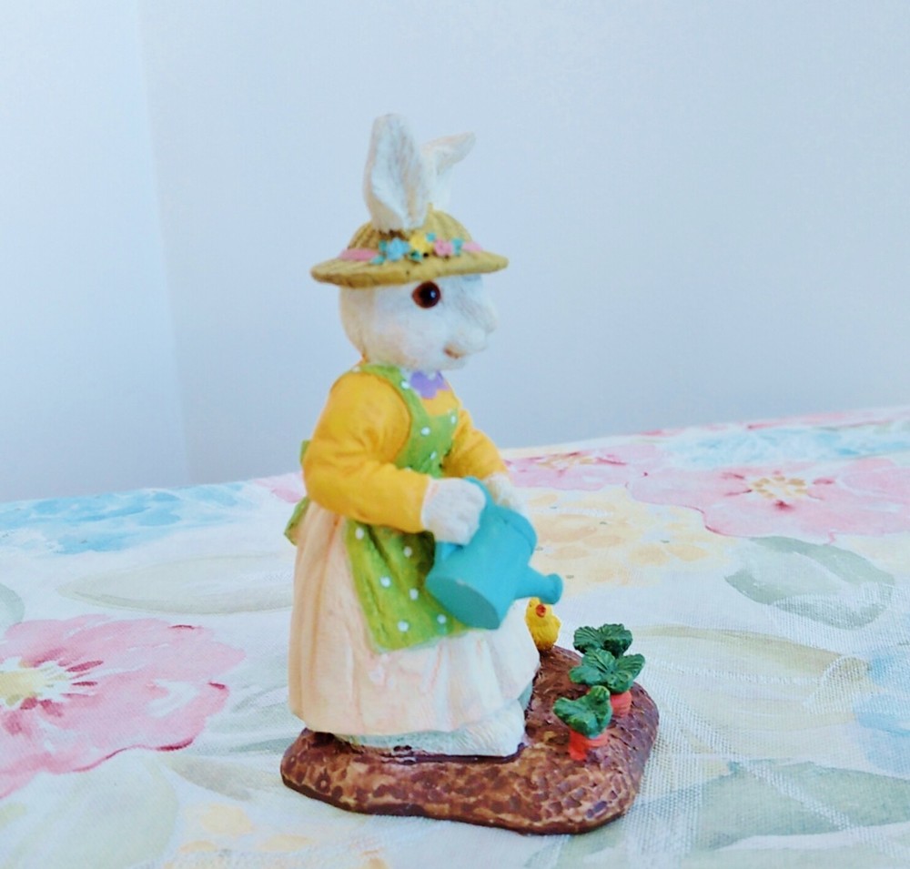 BUNNY FIGURINES GARDENING