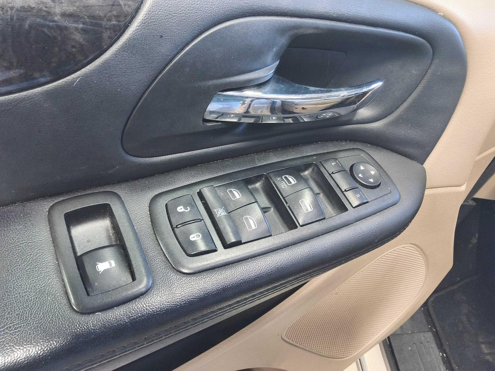 Used A/C Selector Switch fits: 2013 Dodge Caravan AC front dash mounted manual c