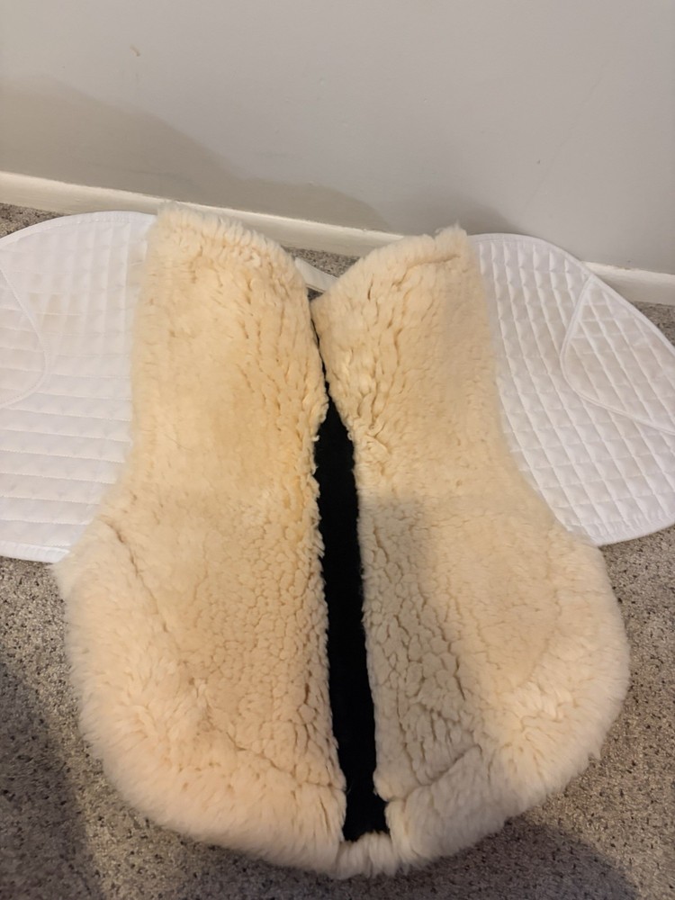 Lemieux fitted saddle pad with sheepskin fluff