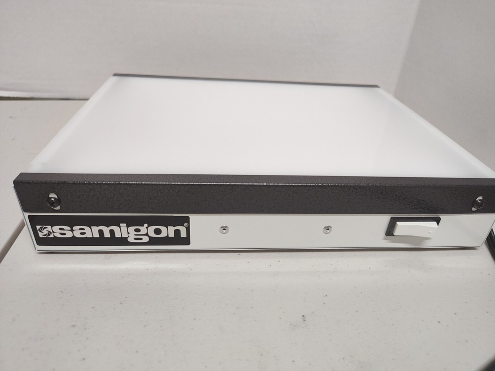 SAMIGON LIGHTBOX 12” X 10-1/2” X 2-1/4" W