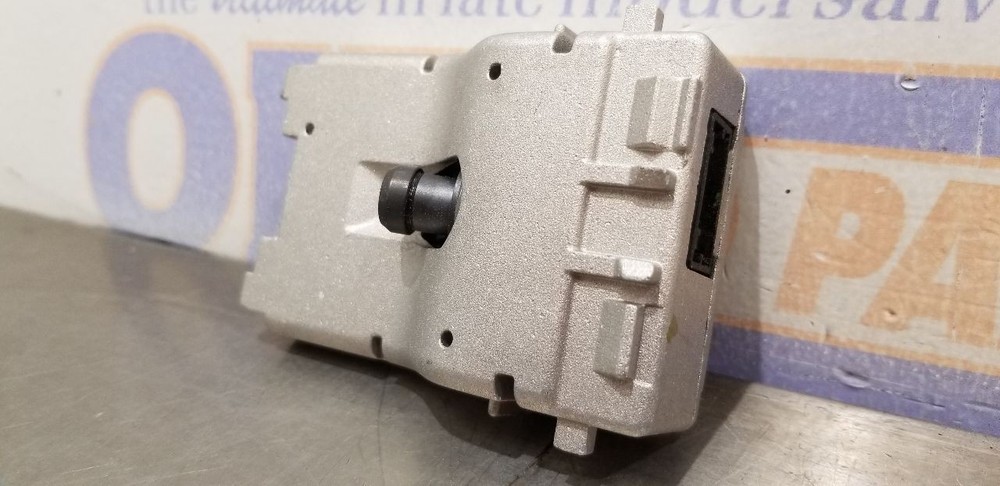 23 CHEVY SILVERADO 2500 FRONT FACING CAMERA WINDSHIELD MOUNTED 86792352