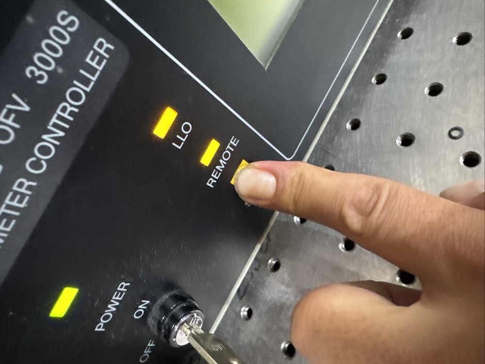 Polytec OFV-3000 Laser Vibrometer Controller Powers On