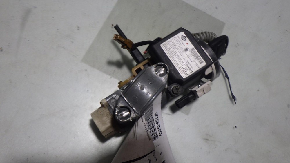 00 NISSAN MAXIMA Ignition W/Key