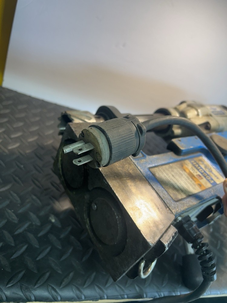 Hougen HMD904 Portable Magnetic Drill w/ Bit