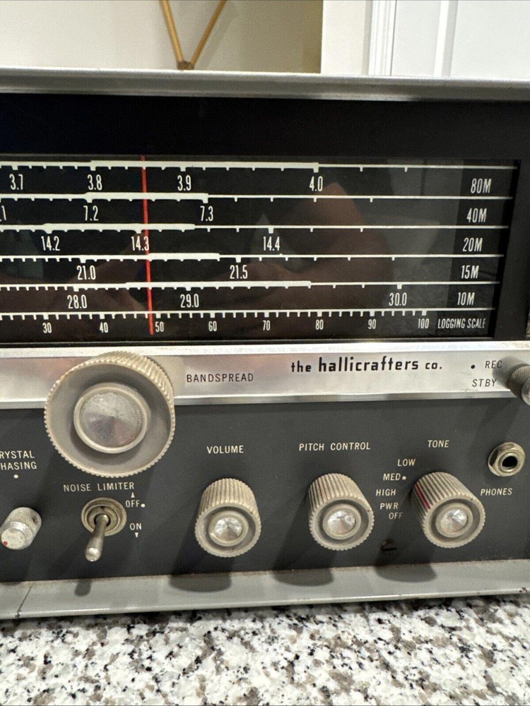 Hallicrafters SX-110 Shortwave Receiver Powers On