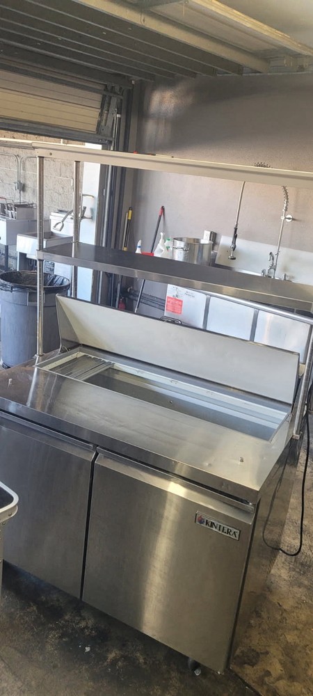 Kintera Sandwich Table