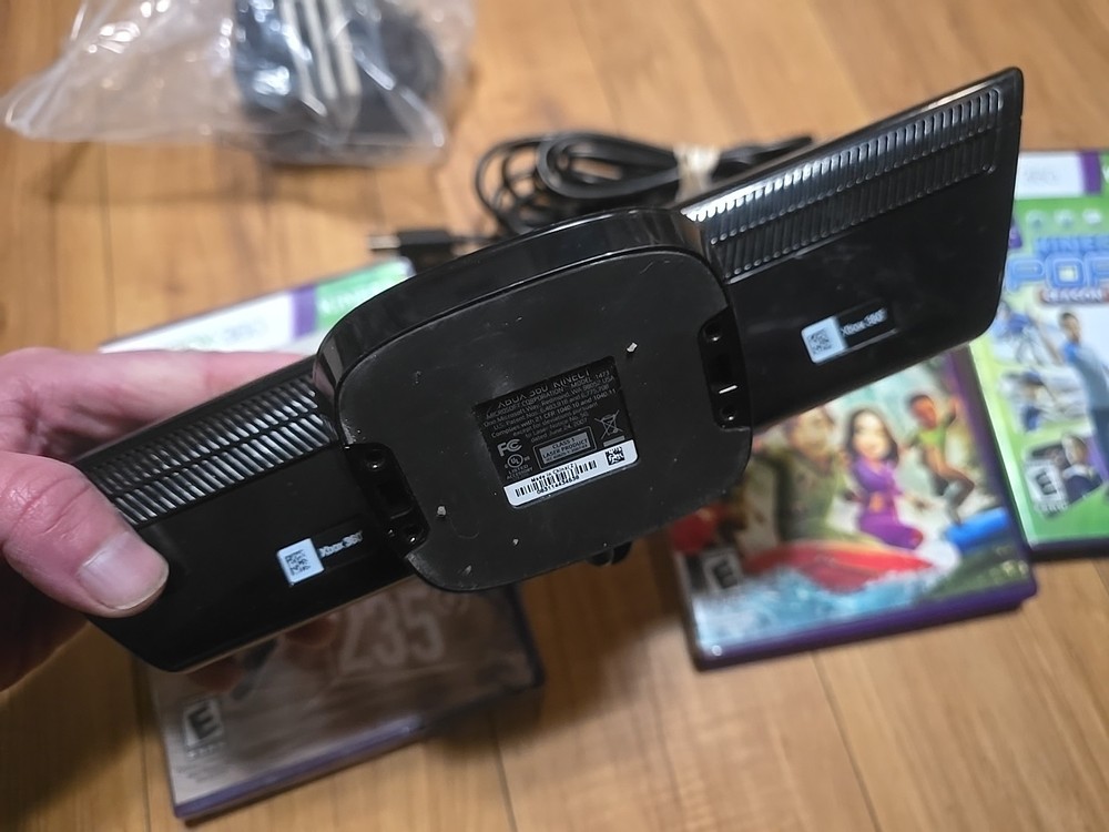 Microsoft Xbox 360 Kinect Sensor Bar with 3 Games Bundle Tested