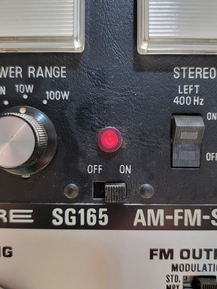 Sencore SG 165 Stereo AM FM Alignment Generator STEREO ANALYZER SG165 POWERS ON!