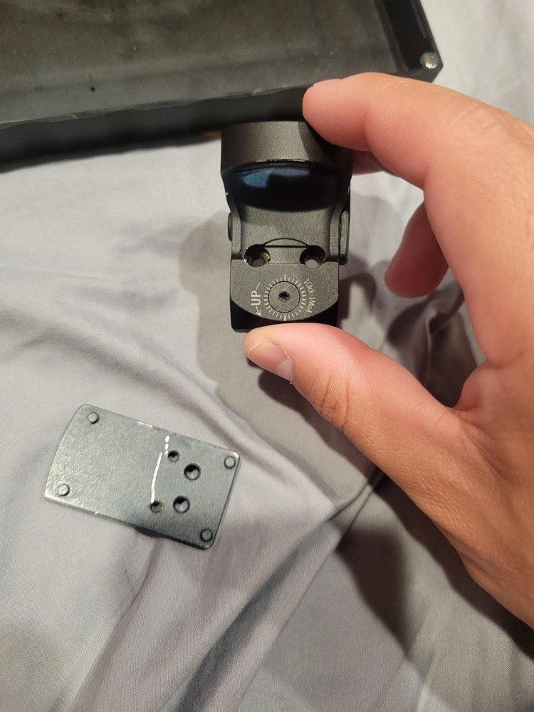 Red Dot Sight For Pistols Plus Optic Plate