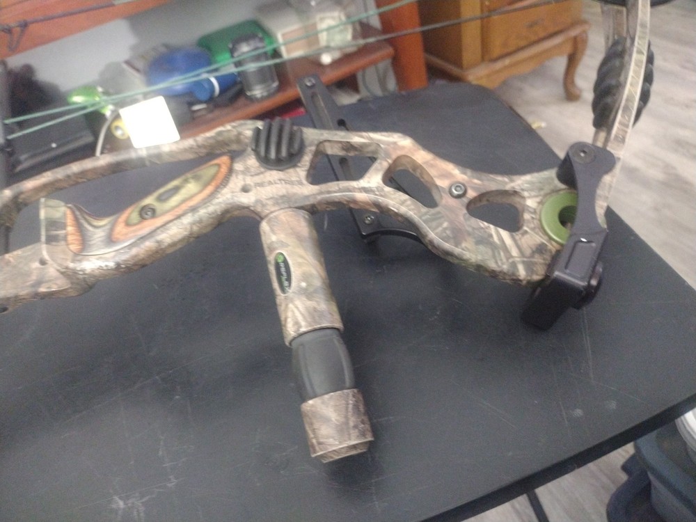 REFLEX RIDGELINE Compound Bow With Arrow Holder And Stabilizer