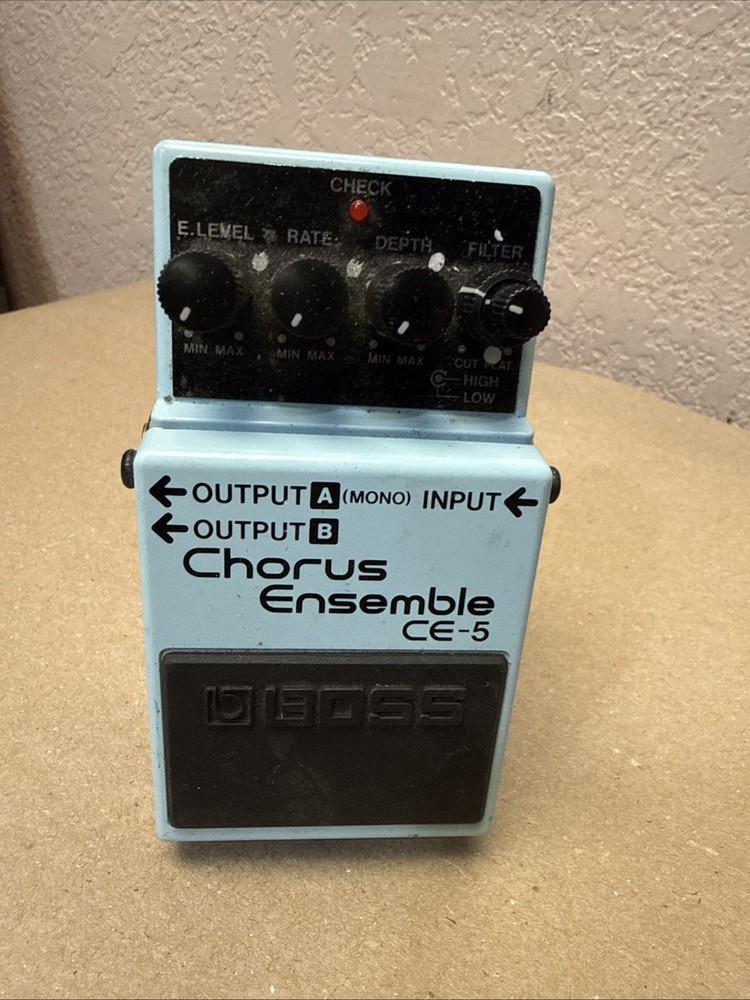 BOSS CE-5 Chorus Guitar Effect Pedal