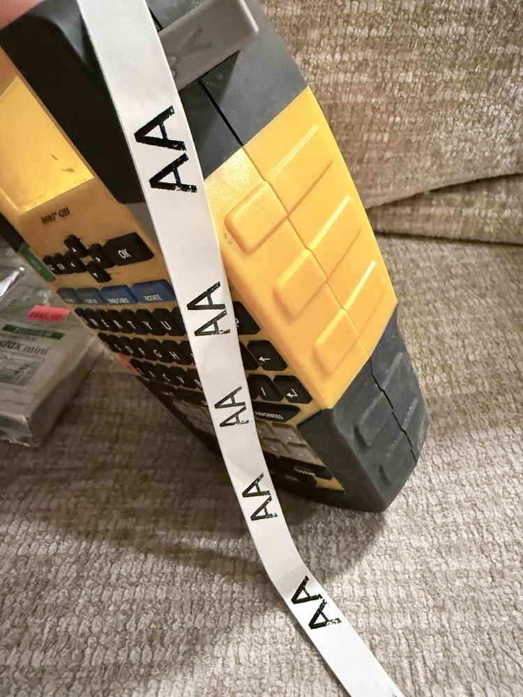 Dymo Rhino 4200 Handheld Portable Label Maker