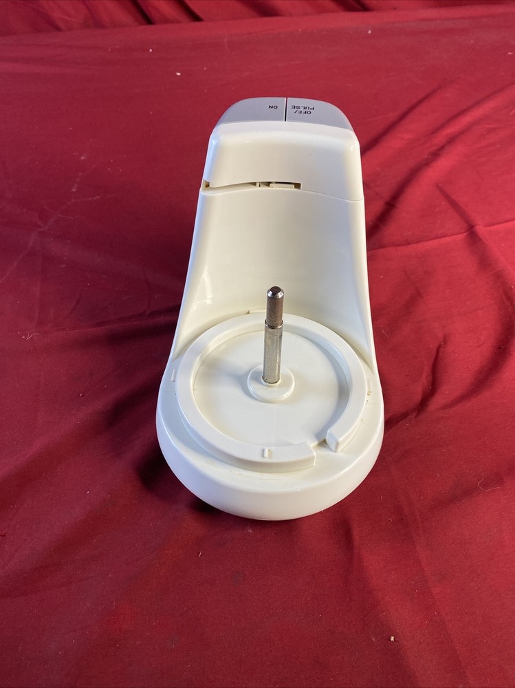 Crofton Deluxe 6-Cup Food Processor (XB9018) - In Box