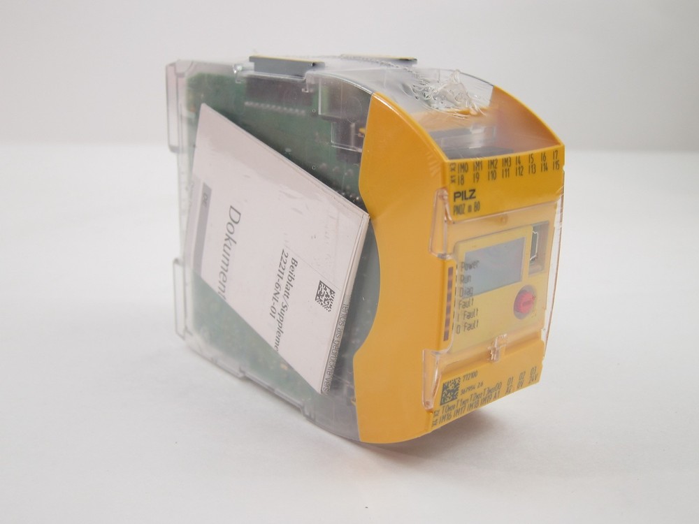 New Pilz 772100 Safety Controller Module PNOZMB0