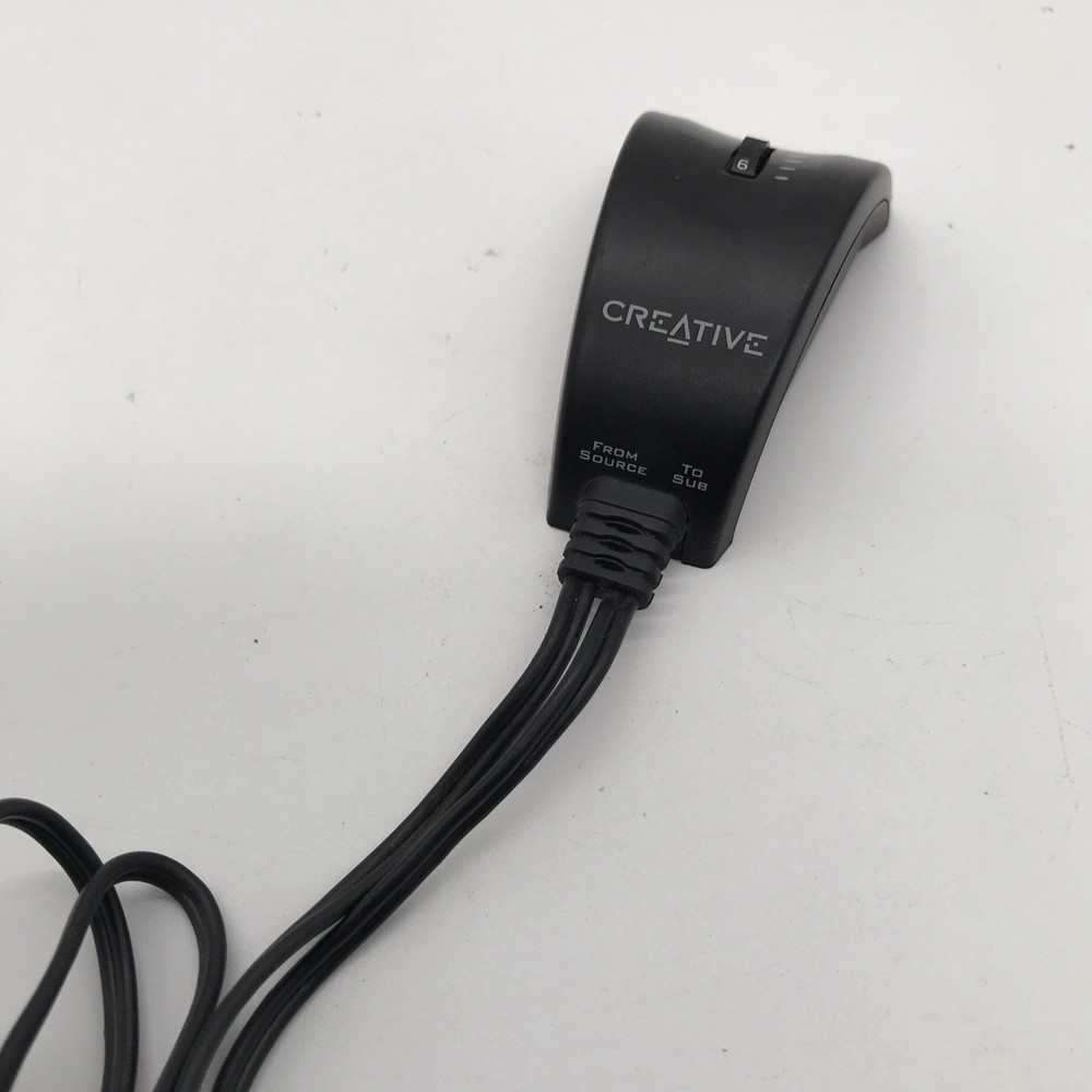 Creative Wired Volume Controller 6ft Long 3.5mm Audio Jacks Black