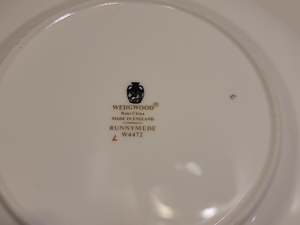Wedgwood RUNNYMEDE-BLUE 5pc Place Setting(s)Multiple Sets Available