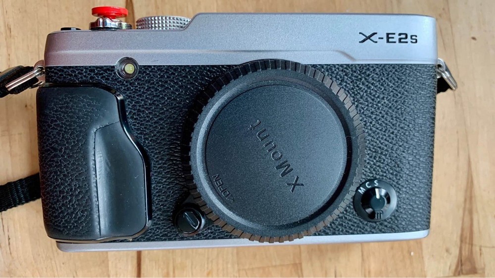Fuji XE2S