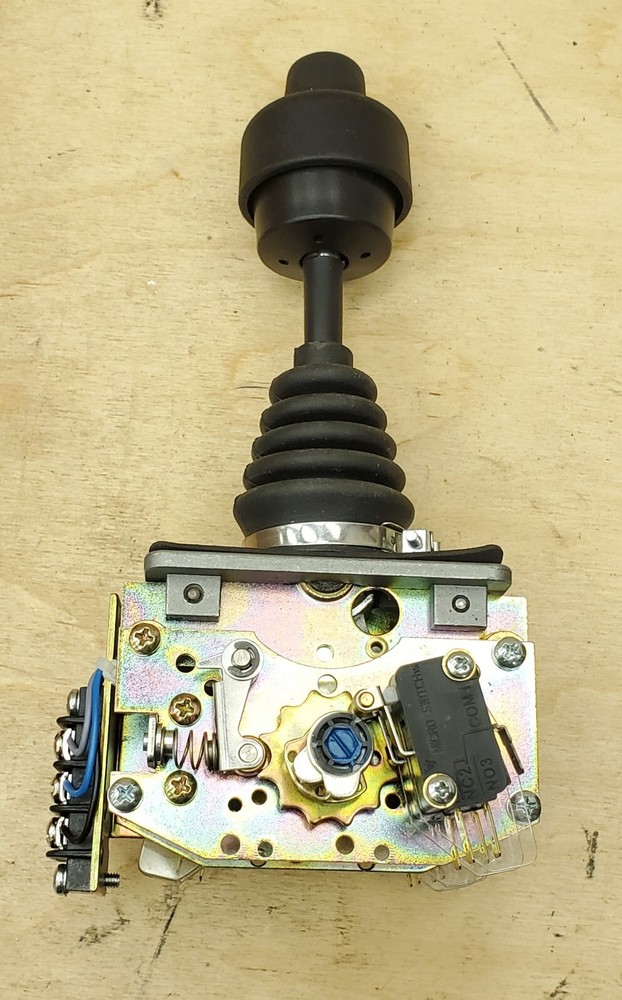 OEM Controls MS4 Single Axis Controller Joystick Multi Detent MS4M9099 - NEW