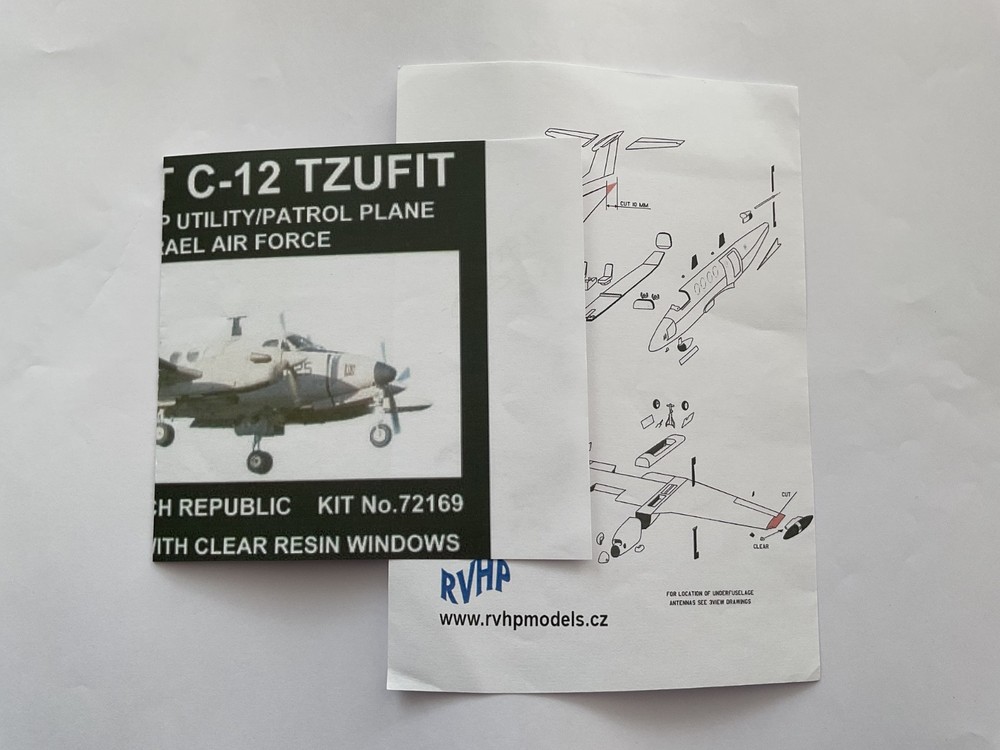 BEECHCRAFT C-12 TZUFIT /RVHP/ 1/72
