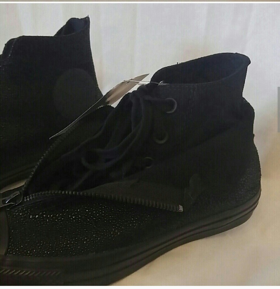 NWT Converse Hightops Womens