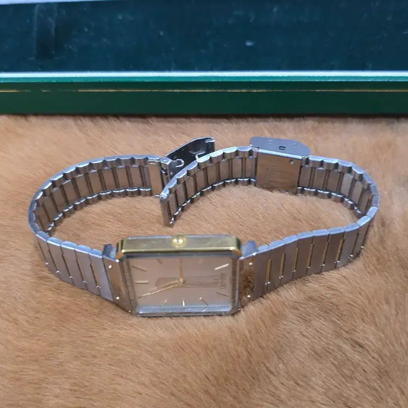 63 Building Commemorative/Orient Watch for Collection