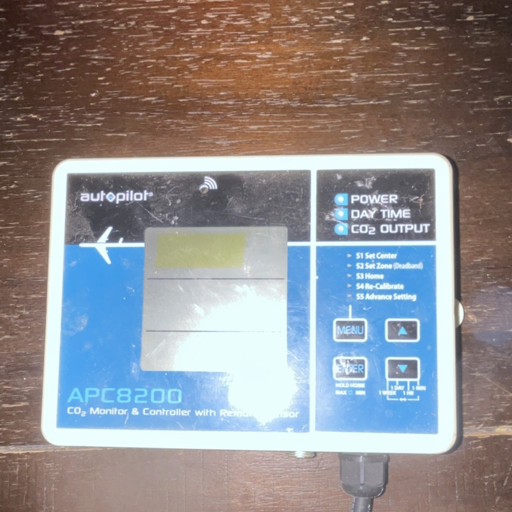 Autopilot APC8200 CO2 Monitor & Controller, Digital Display, Remote Sensor