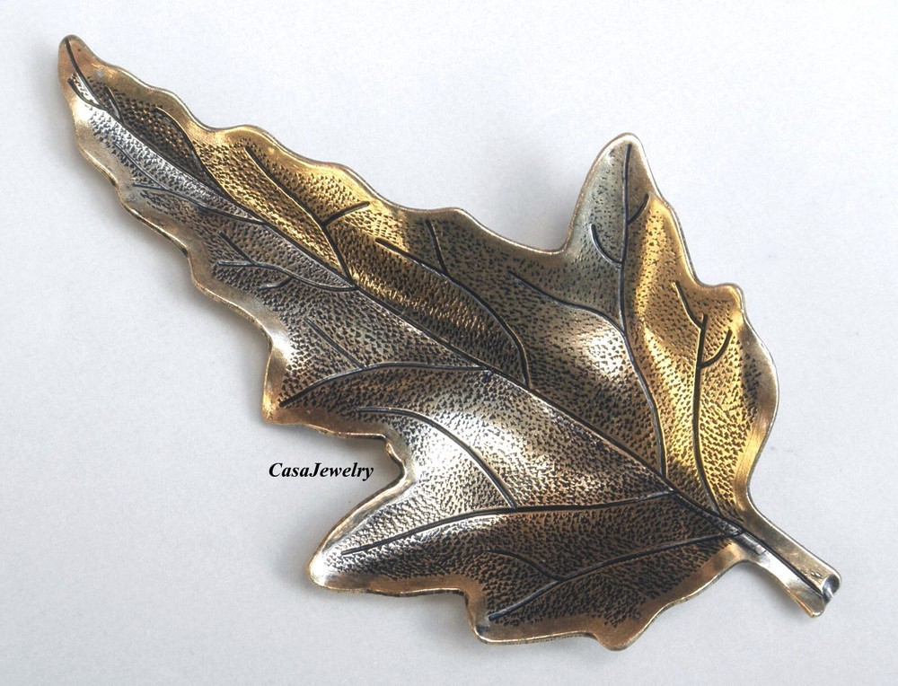 #5012RS LARGE ANTIQUED GOLD DIE STUCK LEAF COMPONENT - 1 Pc