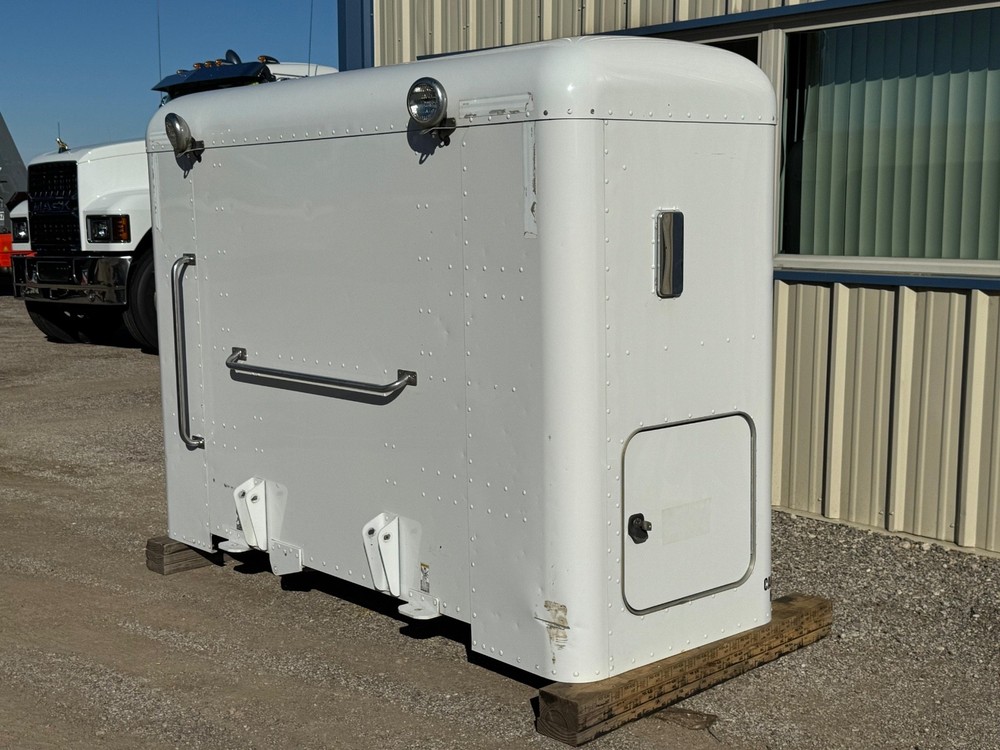 Peterbilt Sleeper 36" Flat top