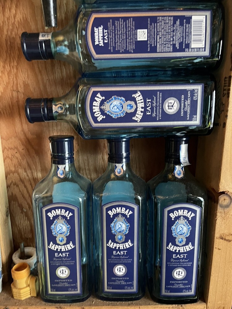 bombay sapphire bottle