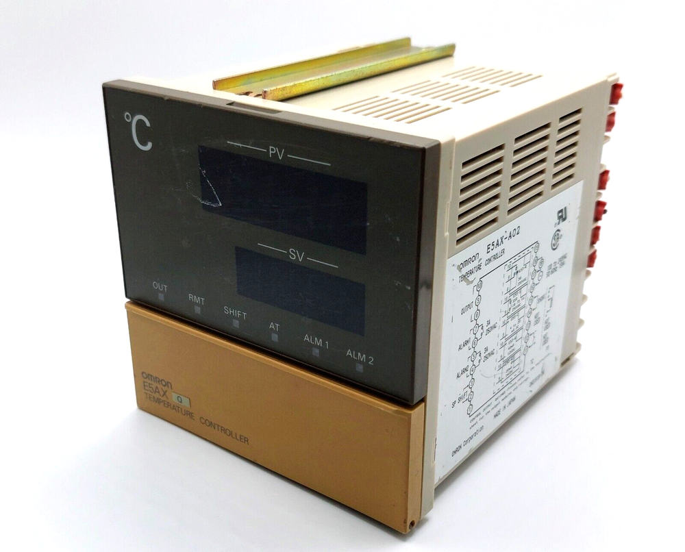 OMRON E5AX-A02 TEMPERATURE CONTROLLER STANDARD RANGE