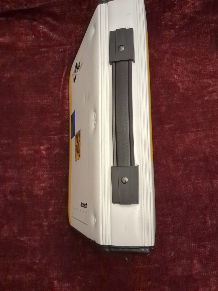 Microsoft Technet Plus DVD/CD BINDER w/Sleeves NO DISCS, NO SOFTWARE