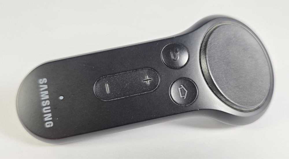 Samsung Gear VR with Controller SM-R324 Black