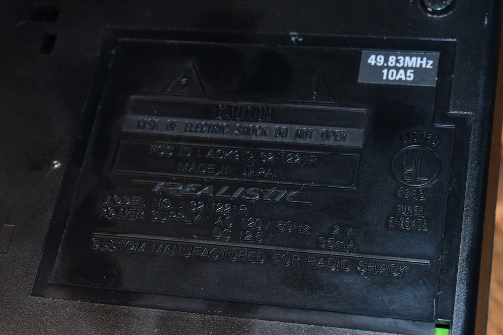 Realistic FM Wireless Microphone System 32-1221R Box - (1)