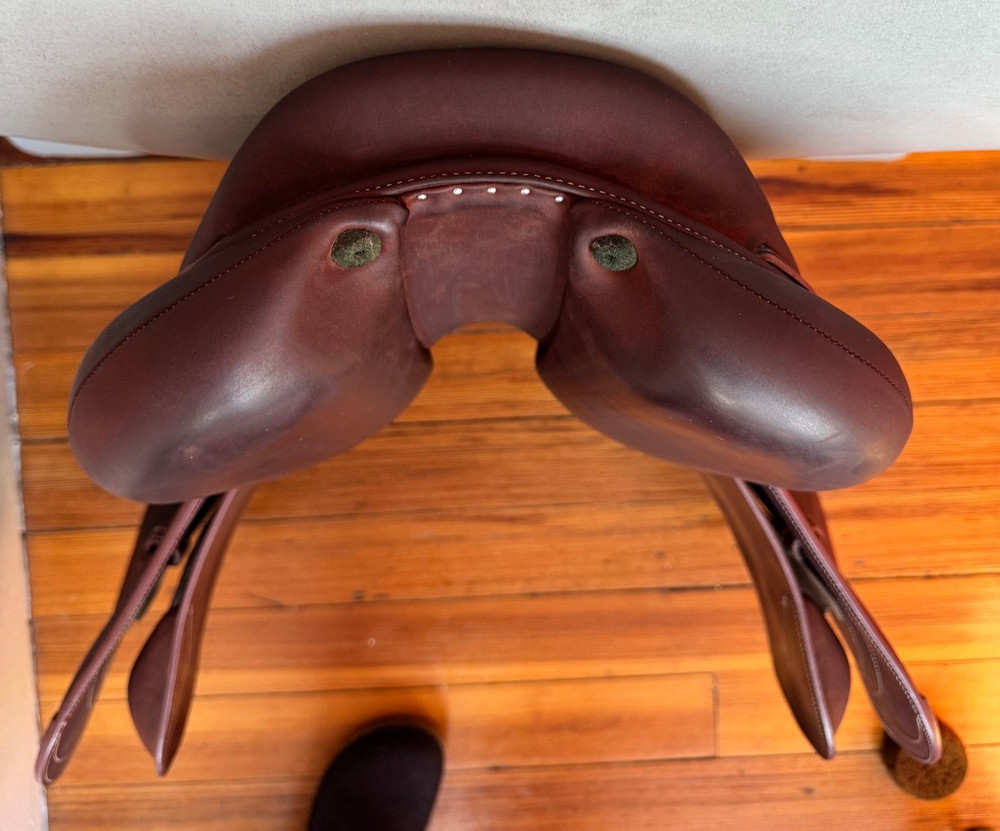 18" Devoucoux Biarritz O Saddle - 2023 - 2A - Full Buffalo - MINT!
