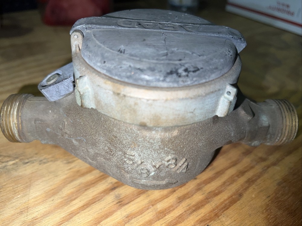 master meter brass 5/8” X 3/4” water meter