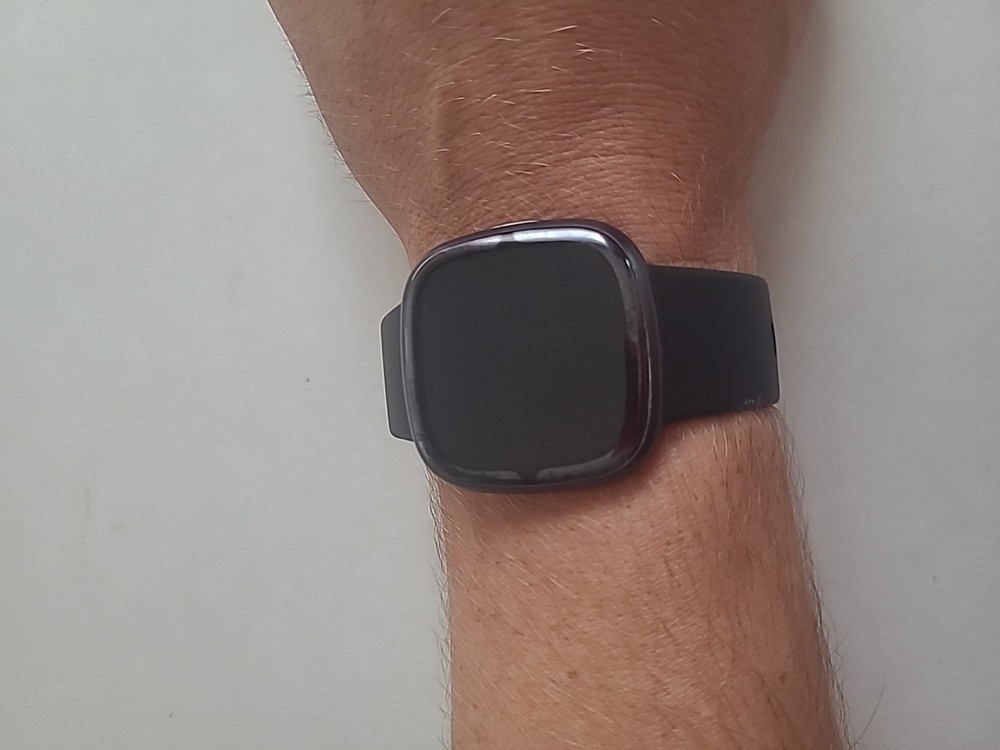 Fitbit Versa 4 Fitness Smartwatch - Graphite & Black