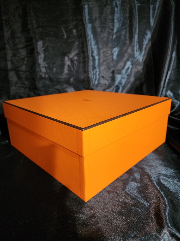 Authentic HERMES Empty Box 14x14x5.5" Number 081 With Booklet