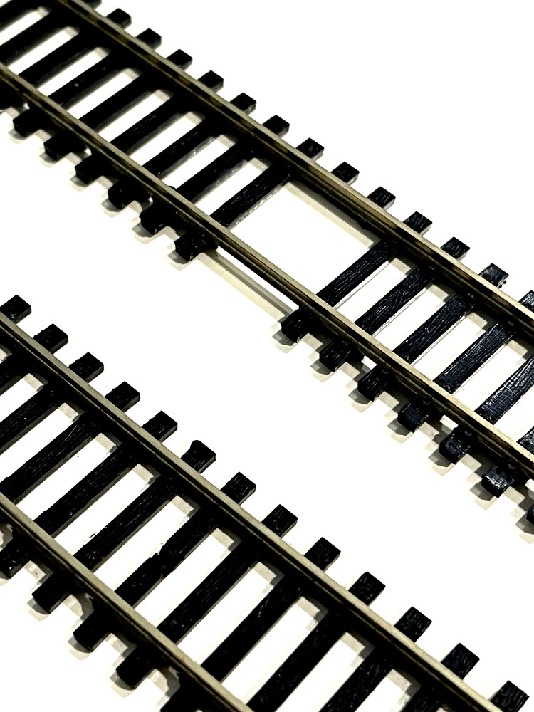 Mainlin 00 Scale 2 x Long Straight Train Track
