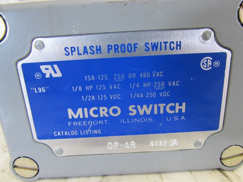 MICRO SWITCH SPLASH PROOF SWITCH 0P-AR 8938 NEW