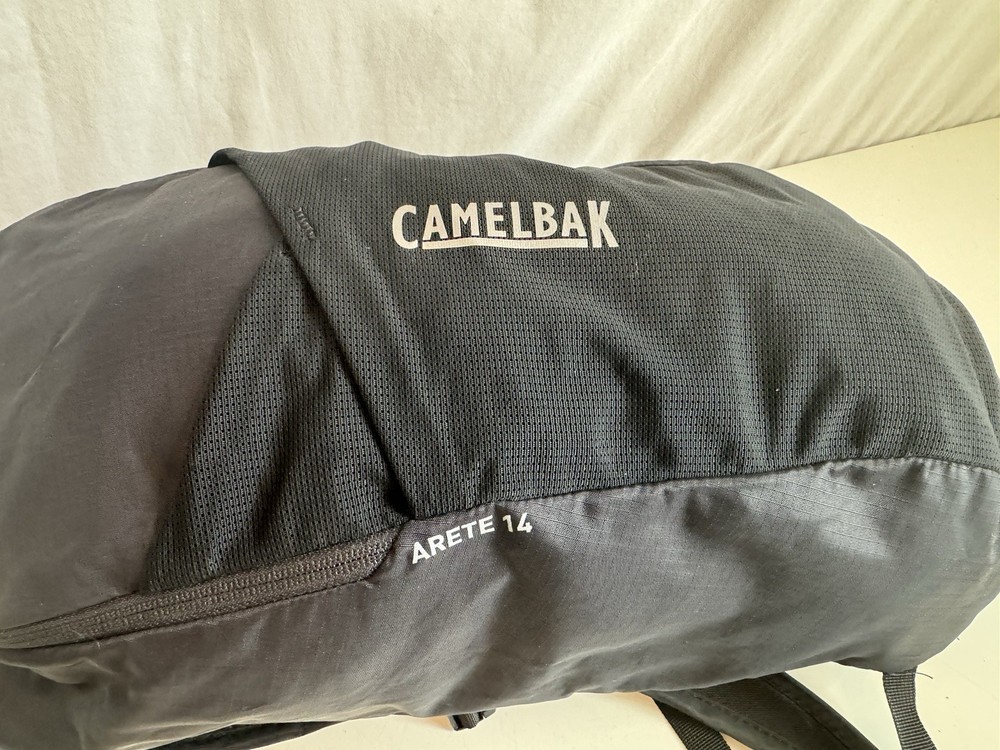 CamelBak Arete 14 Hydration Backpack Hiking Black Reflective Adjustable Strap