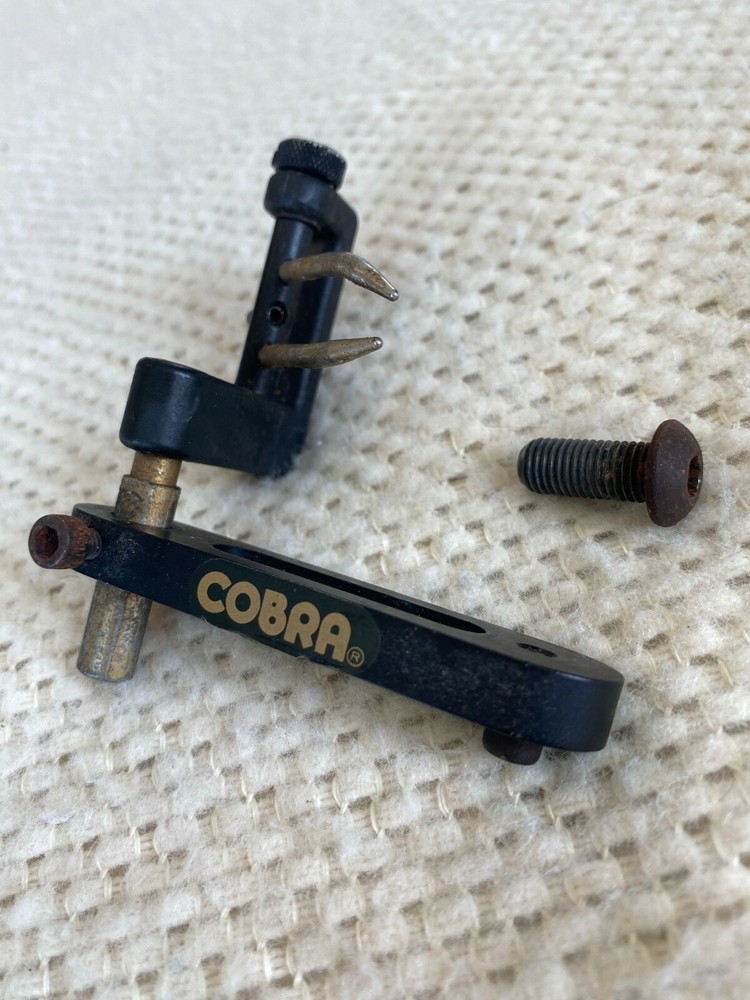 Cobra Dual Prong Flipper Rest