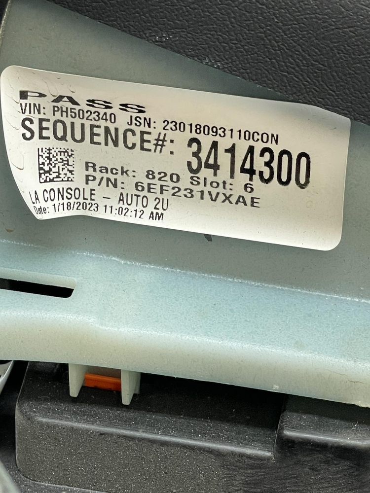 2015-2023 DODGE CHALLENGER SRT HELLCAT FRONT FLOOR CONSOLE AUTOMATIC OEM BLACK