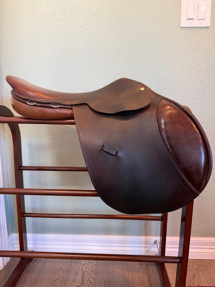 17.5” Beval english saddle