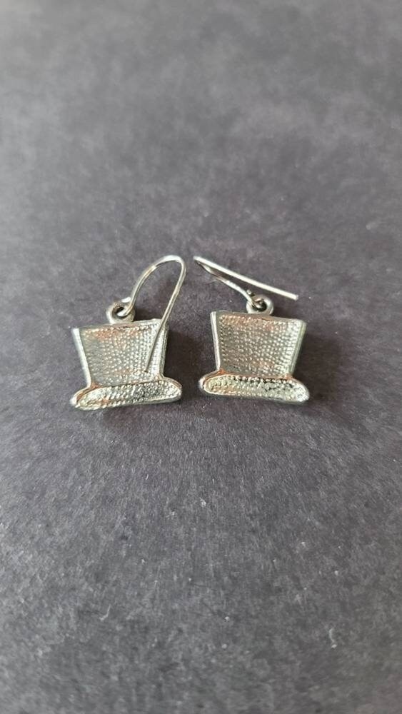 American Flag Hat Shaped Dangling Earrings