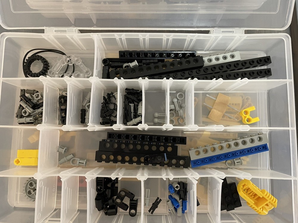 Vintage LEGO Robotics Pieces Assemblage/Variety/4 Boxes