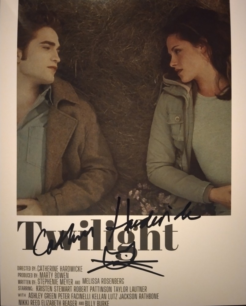 Catherine Hardwick - Twilight - signed 8x10