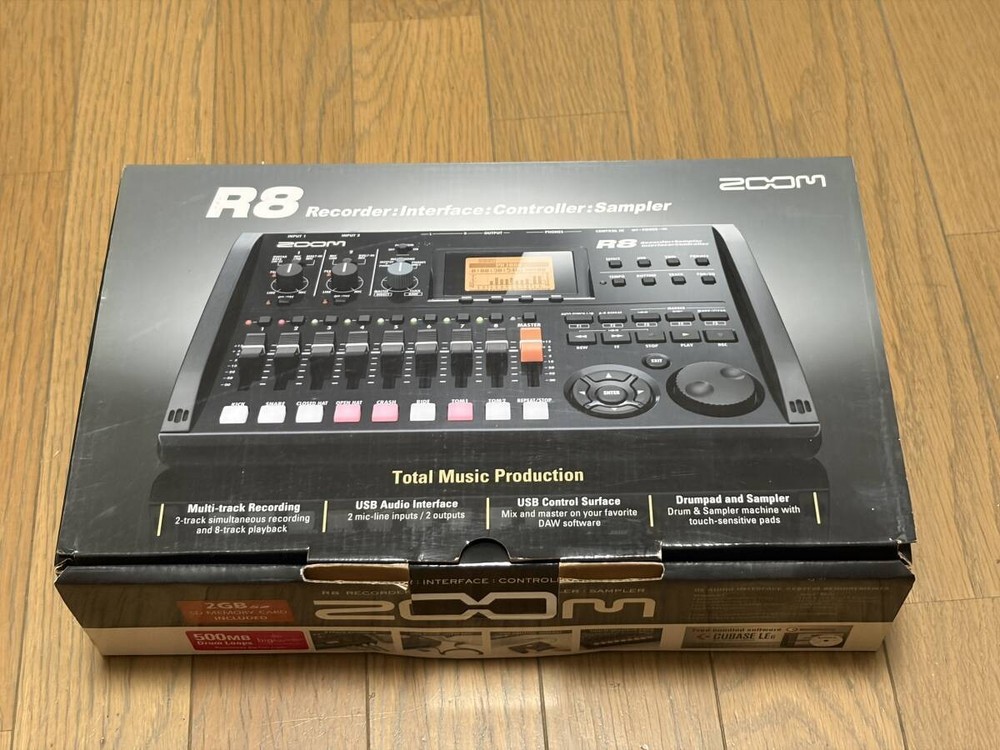 ZOOM R8 Multitrack 8 Track Digital Recorder Sampler Used