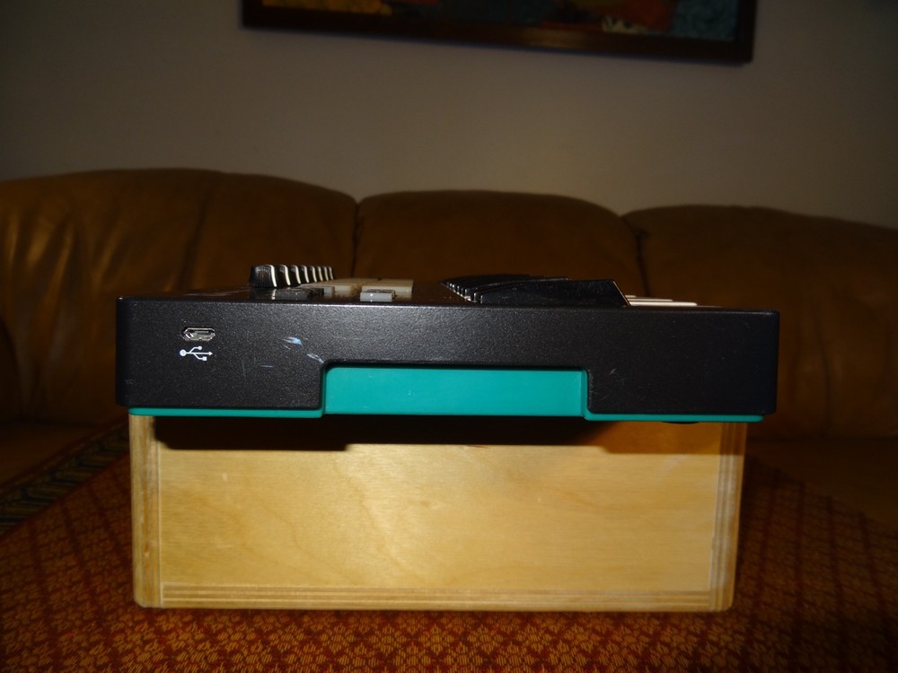 Novation Launchkey Mini MK2 Keyboard Controller w/ Power Adaptor